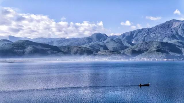 泸沽湖｜一个美似天堂明珠的地方，一半在云南，一半在四川！