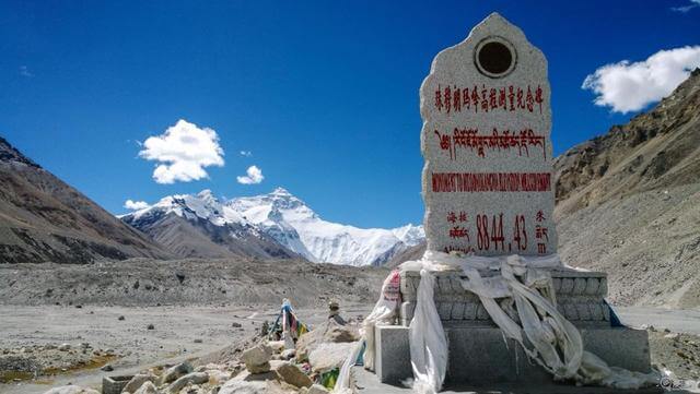 珠穆朗玛峰高达8844米，但这并非它的巅峰，因为它曾超过12000米