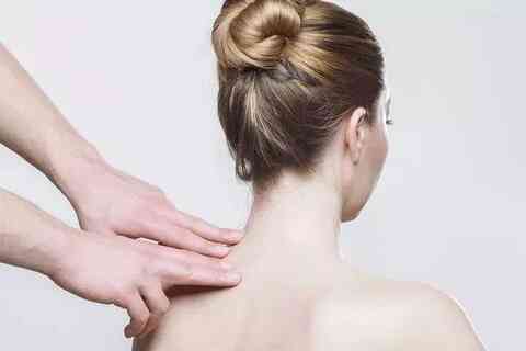 肩膀酸痛是怎么回事?9个方法缓解肩膀酸痛