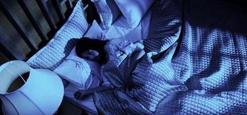 为什么睡觉会“鬼压床”？立刻解除“鬼压床”唤醒自己的3种方法